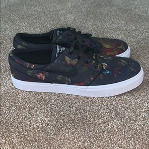 Nike Janoski shoes